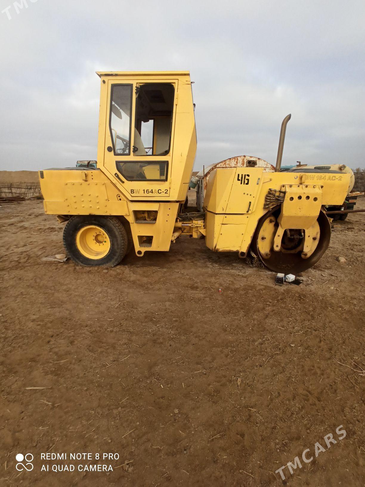 Bomag BW DH-4 1990 - 225 000 TMT - Мургап - img 1