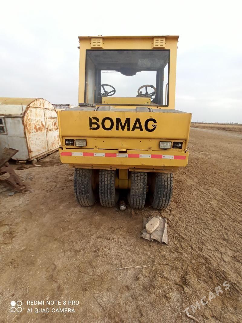 Bomag BW DH-4 1990 - 225 000 TMT - Мургап - img 2