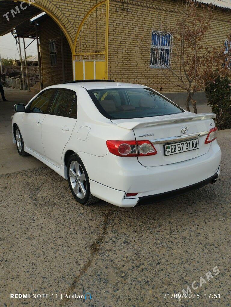 Toyota Corolla 2013 - 180 000 TMT - Теджен - img 4