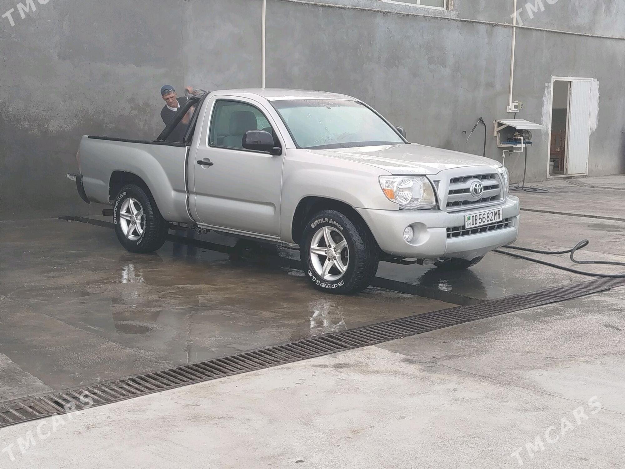 Toyota Tacoma 2011 - 140 000 TMT - Мары - img 3