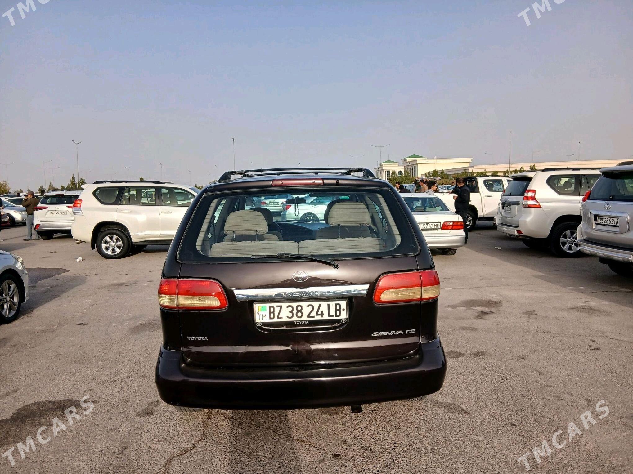 Toyota Sienna 2002 - 160 000 TMT - Дянев - img 2