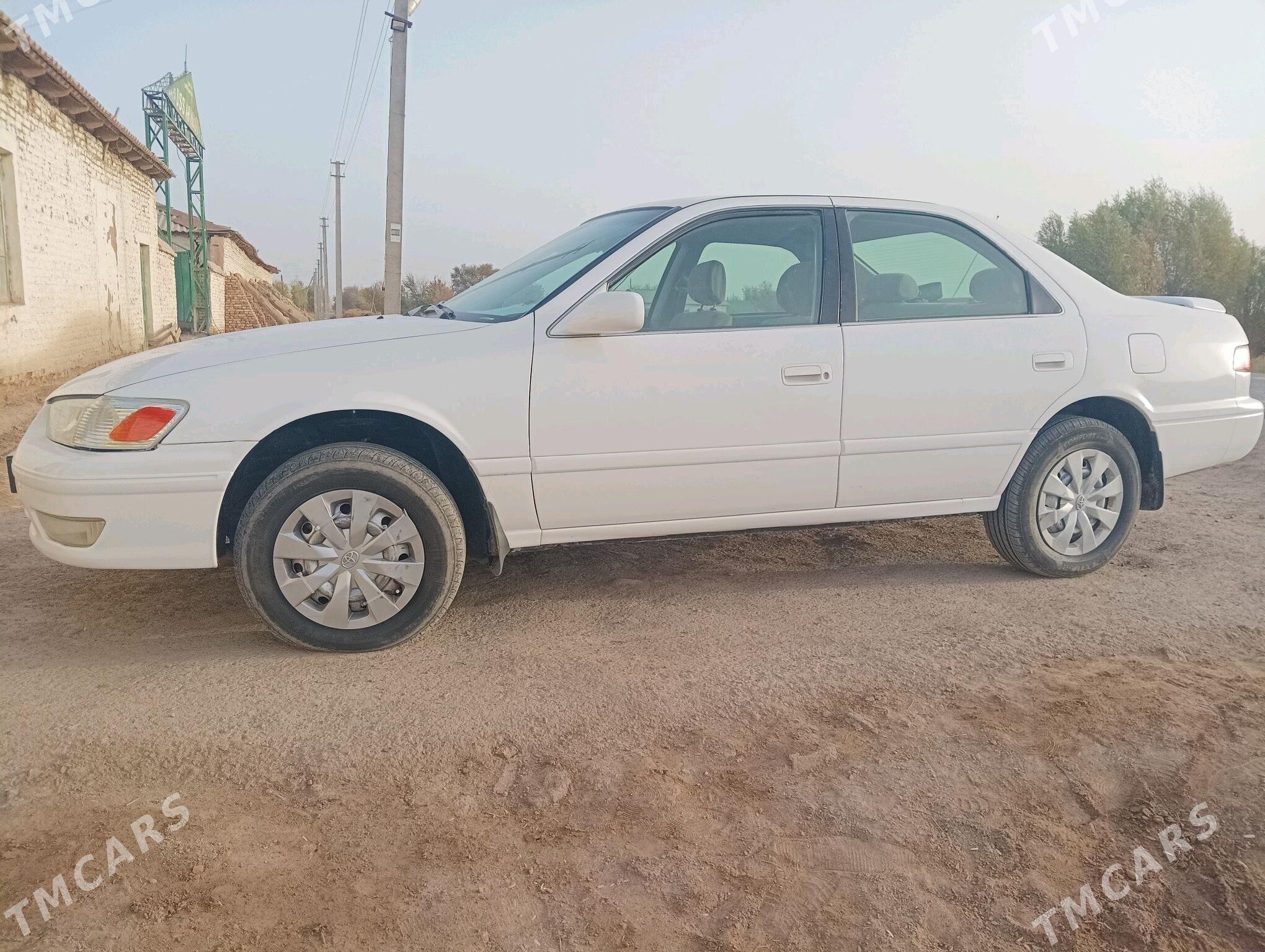 Toyota Camry 2000 - 140 000 TMT - Кёнеургенч - img 3