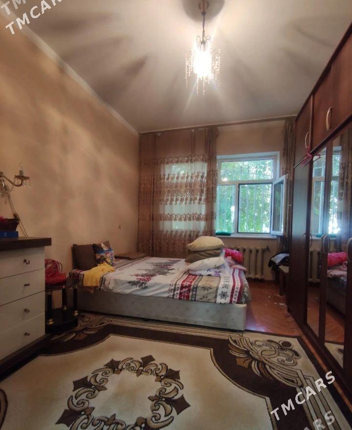 Ким-район Лахути 2ком 4/2этаж - Ашхабад - img 2