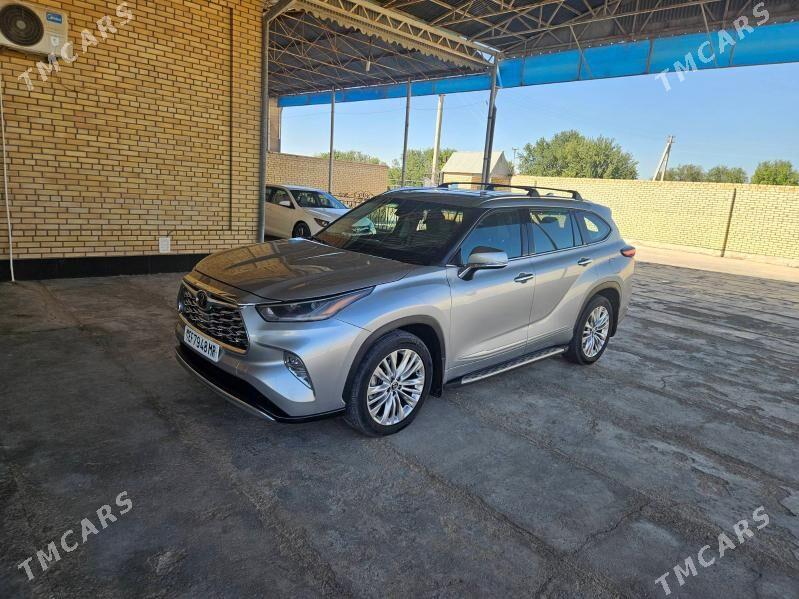 Toyota Highlander 2021 - 560 000 TMT - Baýramaly - img 7