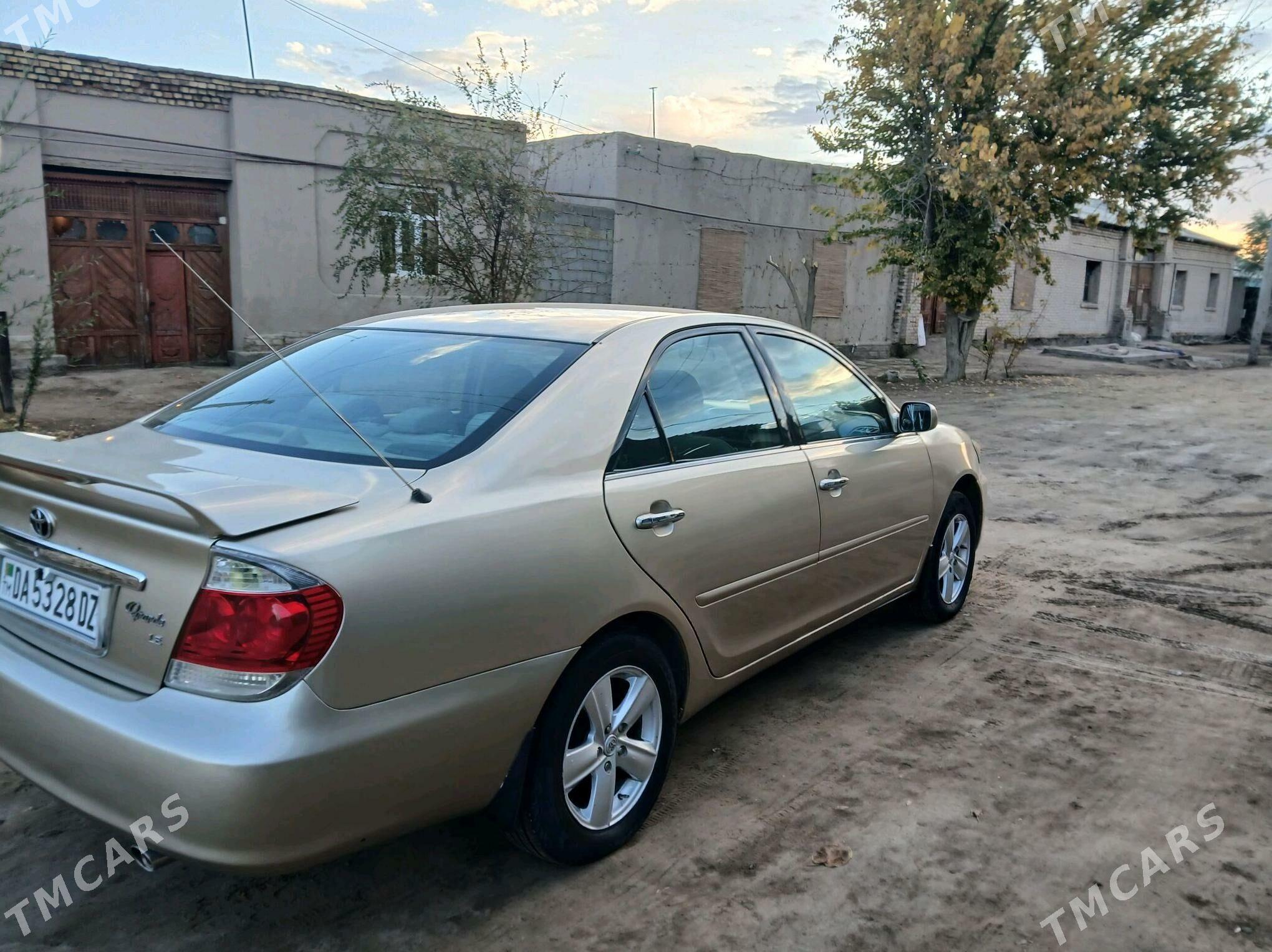 Toyota Camry 2005 - 167 000 TMT - Кёнеургенч - img 2
