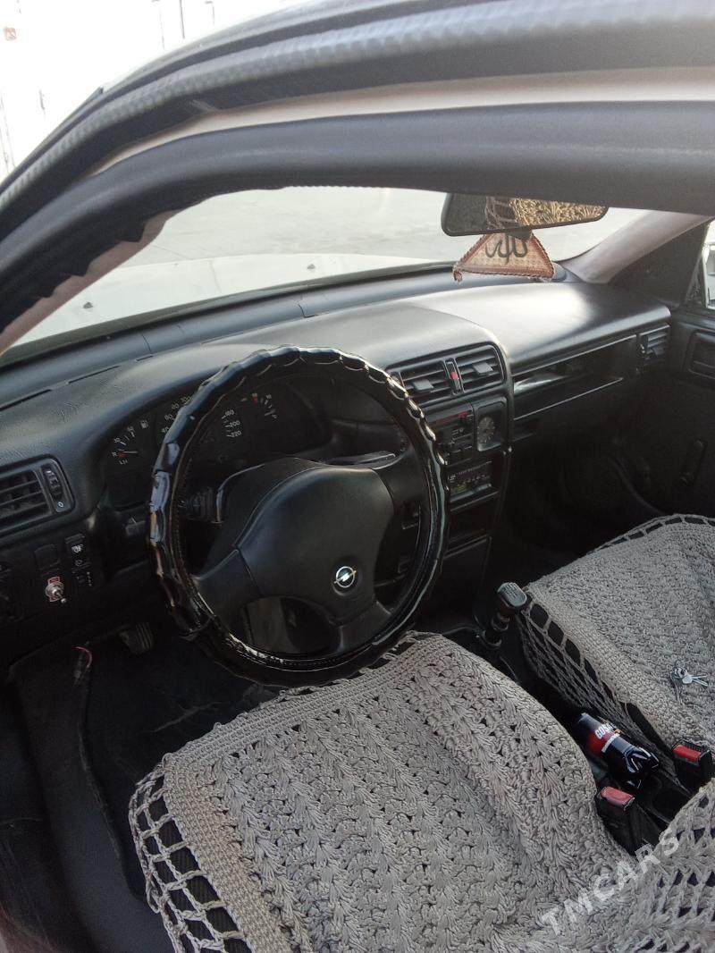 Opel Vectra 1991 - 40 000 TMT - Sakarçäge - img 1