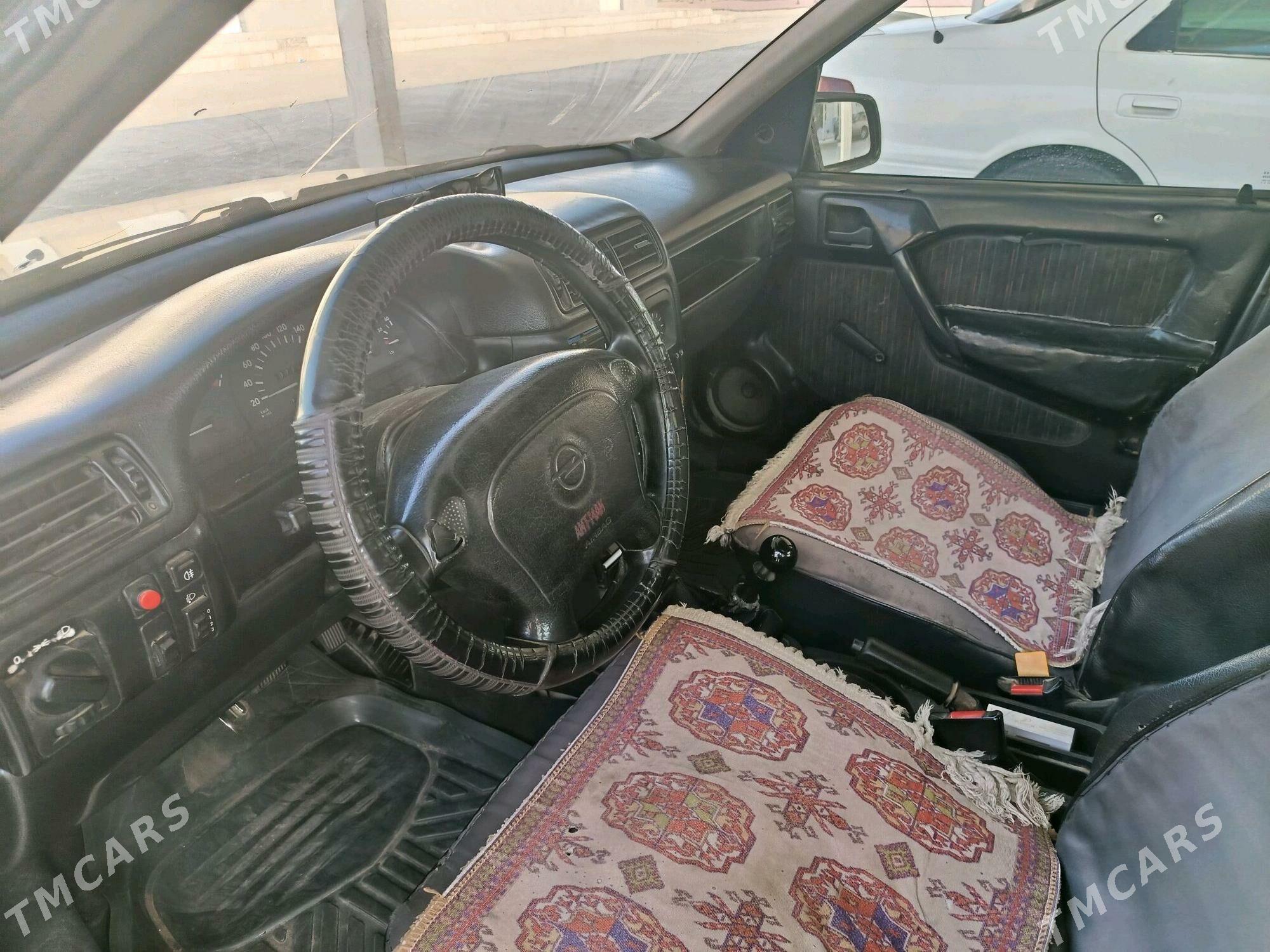 Opel Vectra 1993 - 24 000 TMT - Mary - img 6