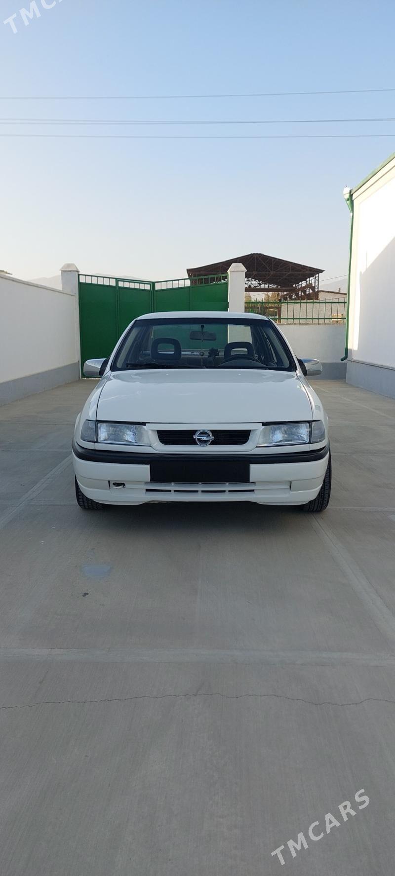 Opel Vectra 1990 - 41 000 TMT - Бахарден - img 1