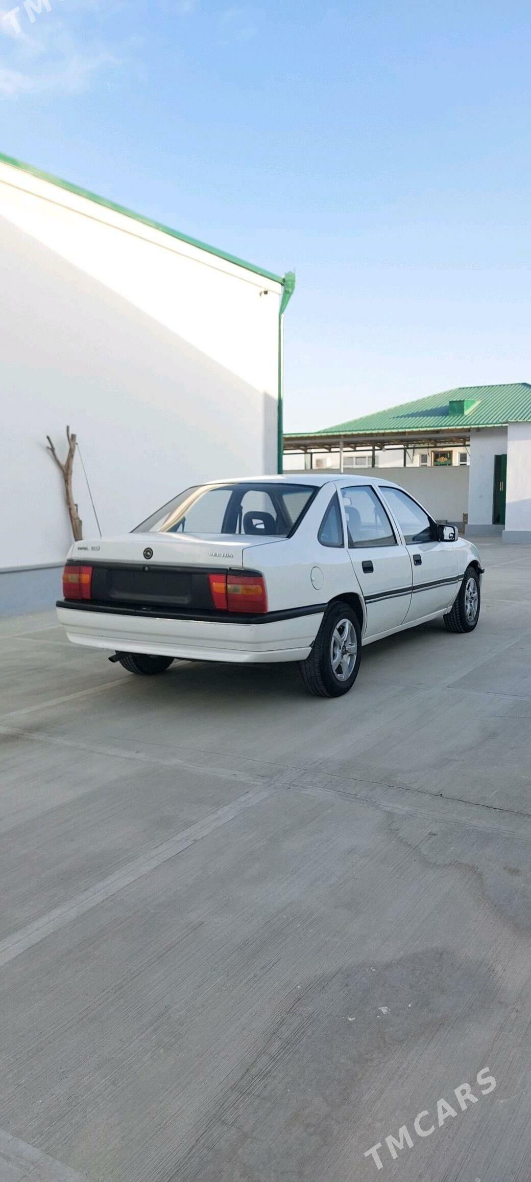 Opel Vectra 1990 - 41 000 TMT - Бахарден - img 4