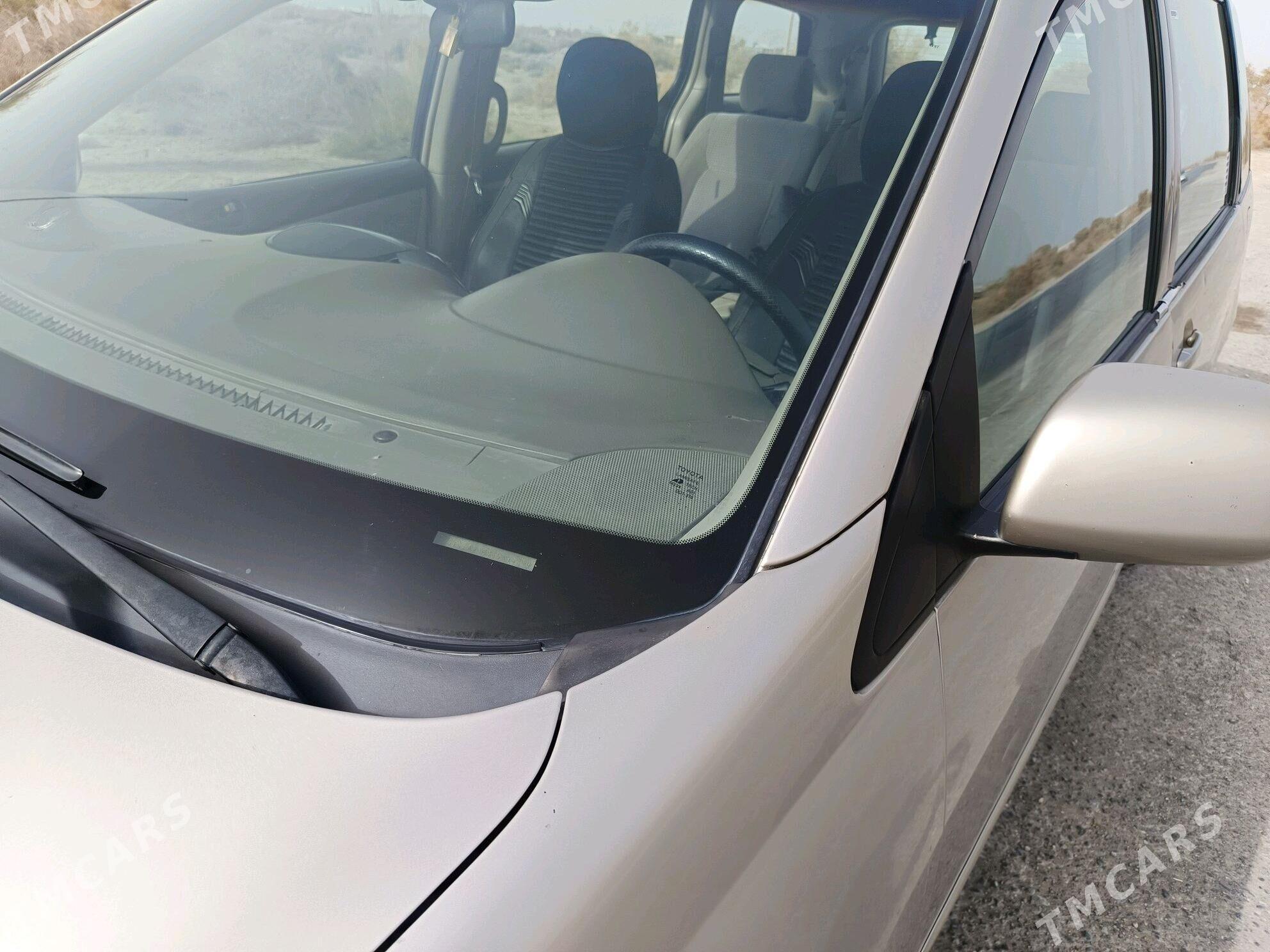 Toyota Sienna 2006 - 230 000 TMT - Халач - img 6