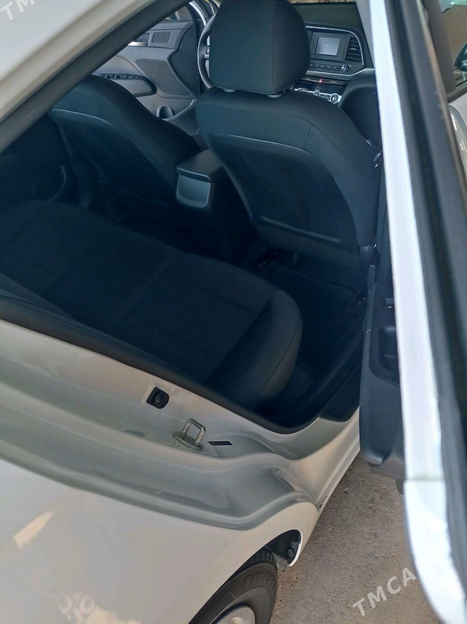 Hyundai Elantra 2020 - 235 000 TMT - Мары - img 9