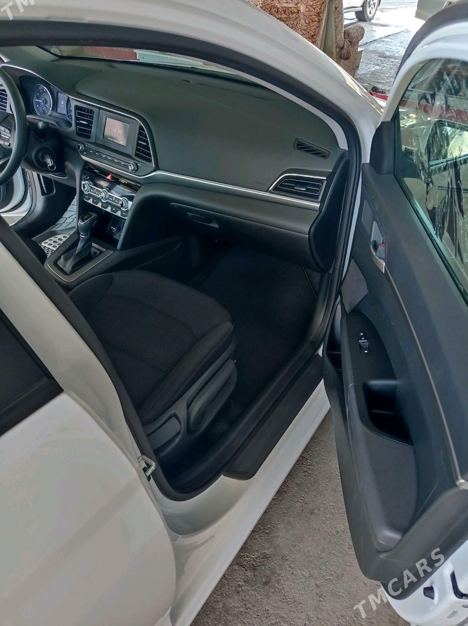 Hyundai Elantra 2020 - 235 000 TMT - Мары - img 8