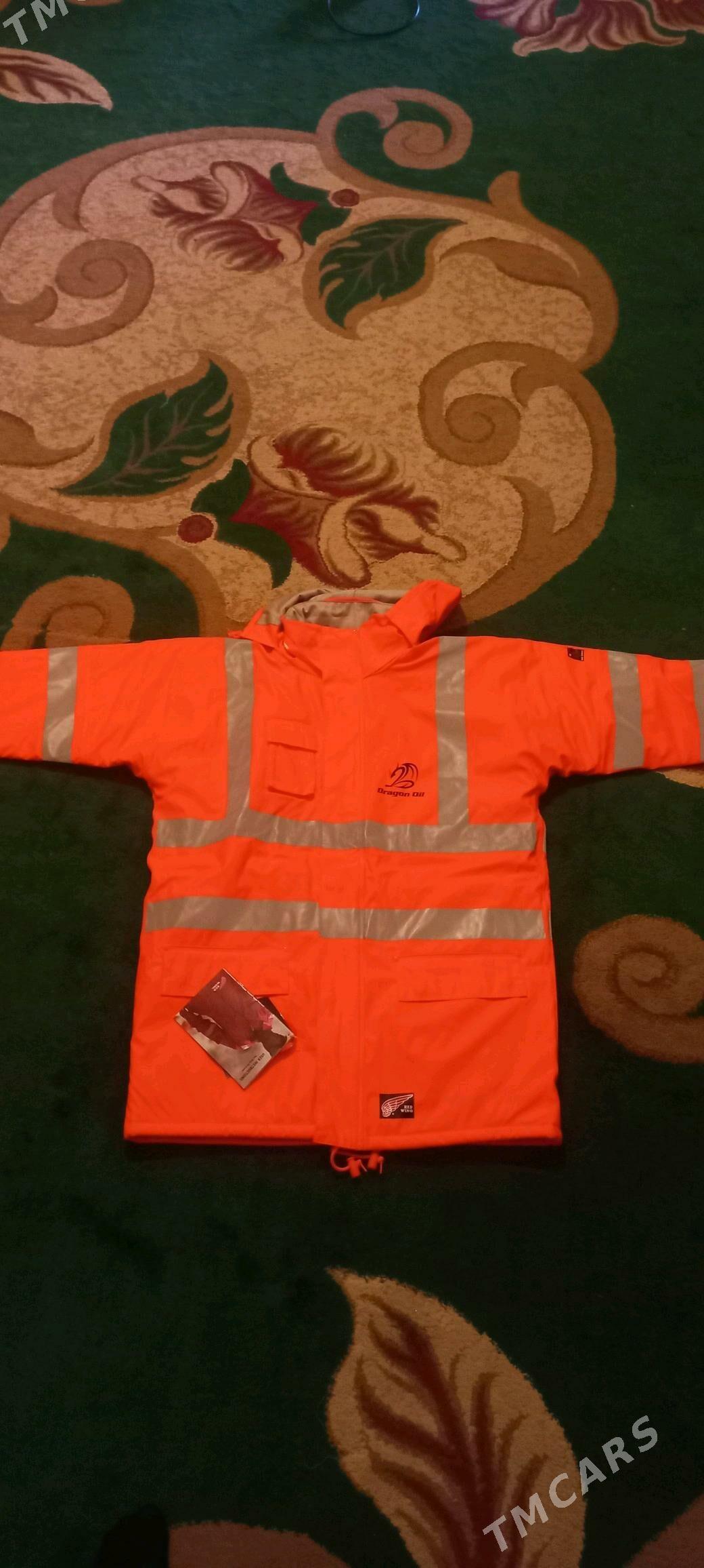 kurtka is firmanki - Gurtly - img 1