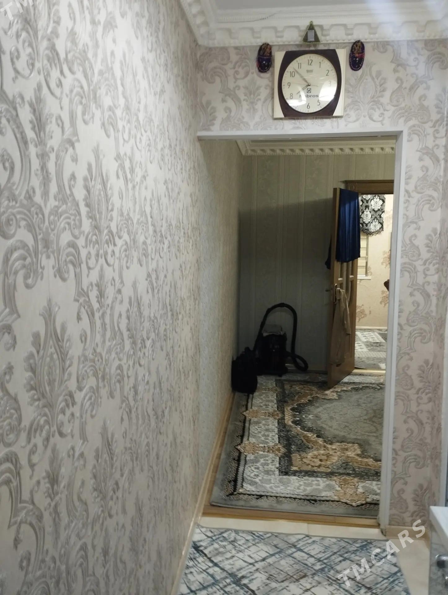 11МКР 2ЭТАЖ 2КОМНАТЫ - 11 мкр - img 1