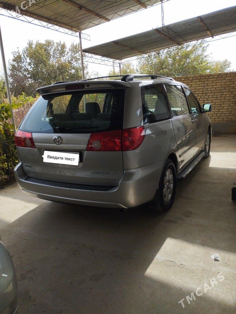Toyota Sienna 2008 - 260 000 TMT - Сакар - img 4