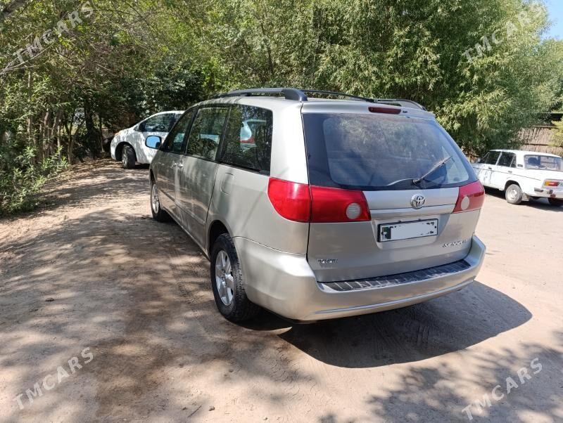 Toyota Sienna 2005 - 210 000 TMT - Türkmenbaşy etr. - img 2
