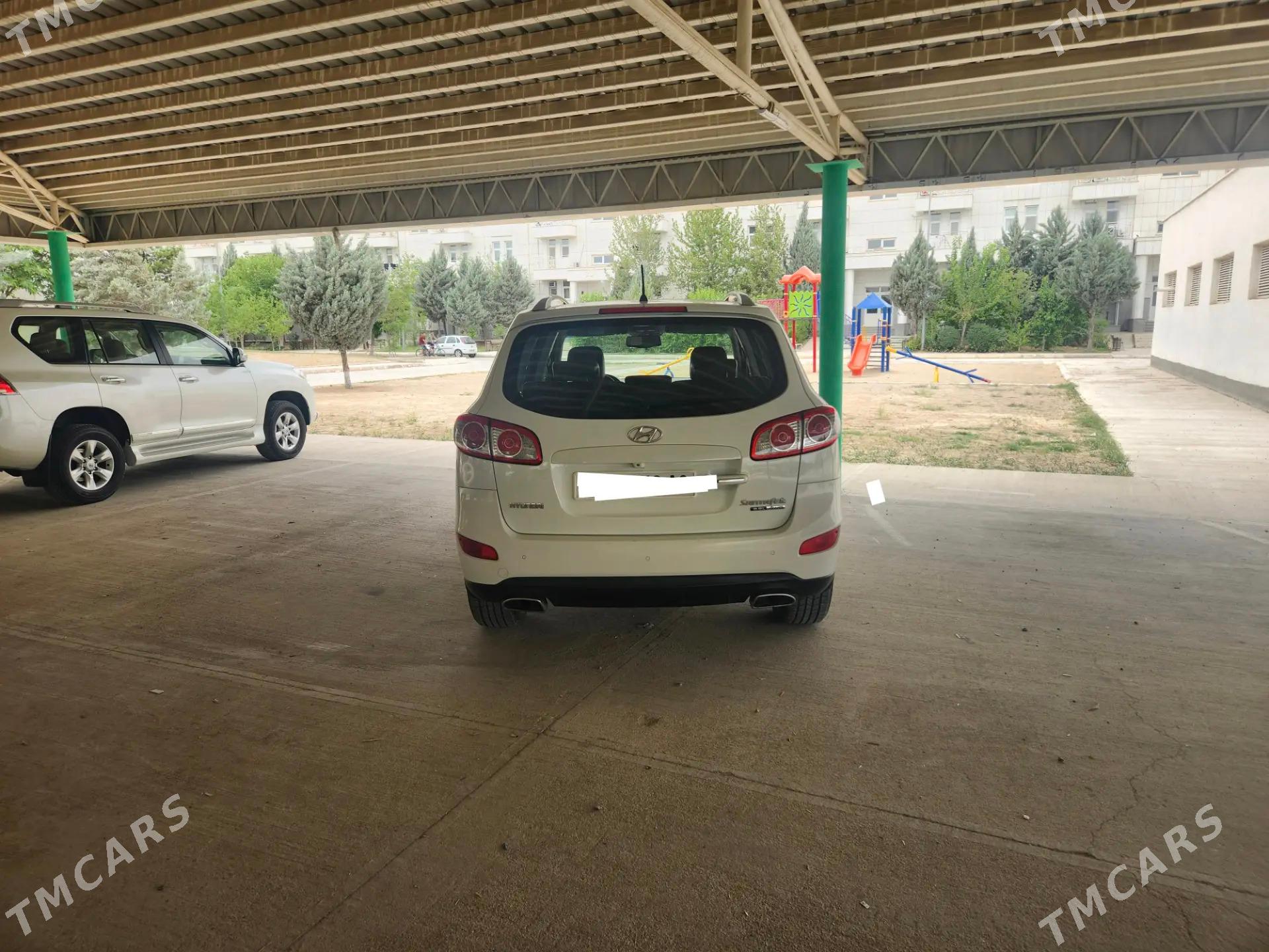 Hyundai Santa Fe 2010 - 240 000 TMT - Aşgabat - img 4