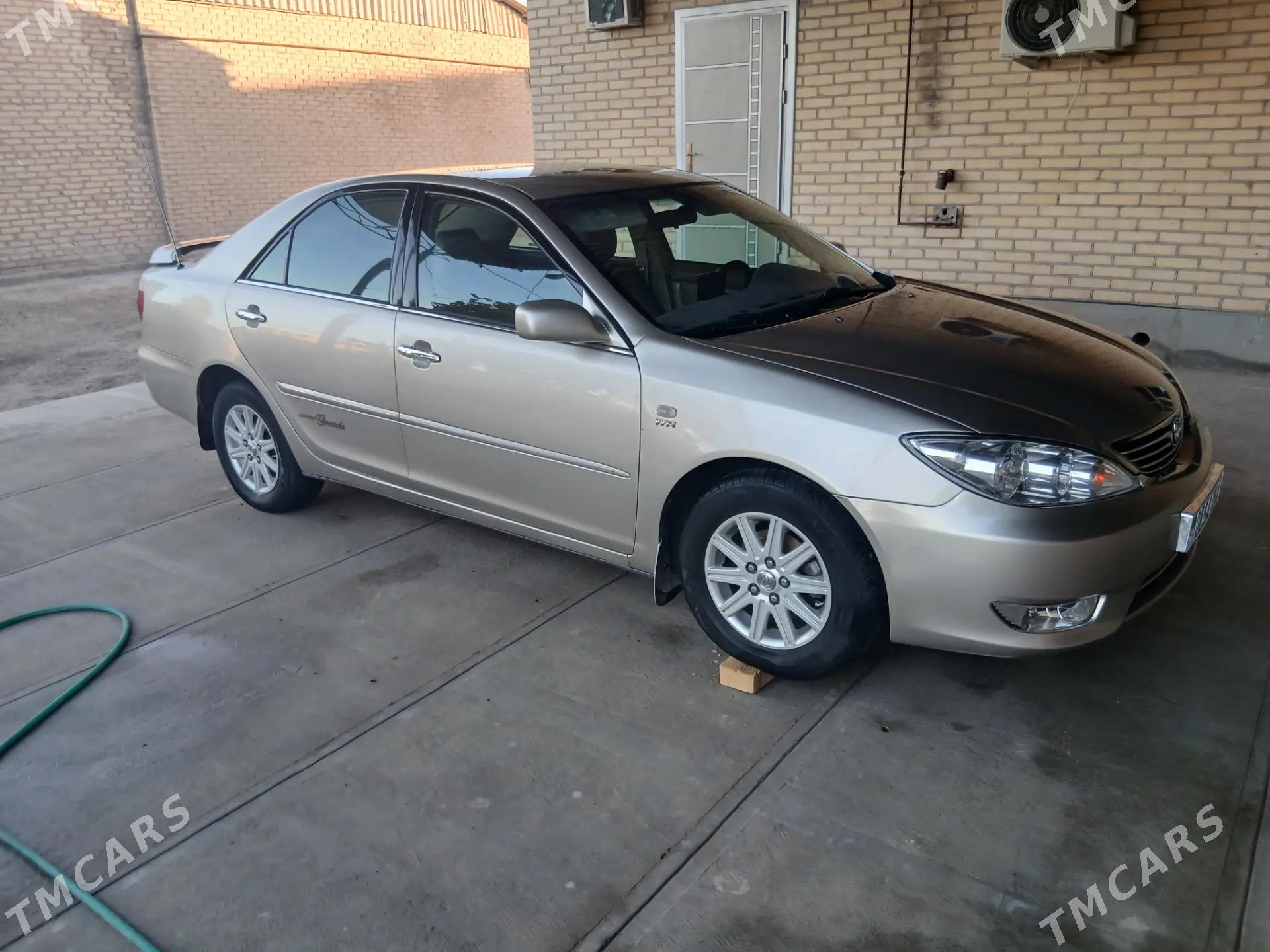 Toyota Camry 2002 - 220 000 TMT - Саят - img 3