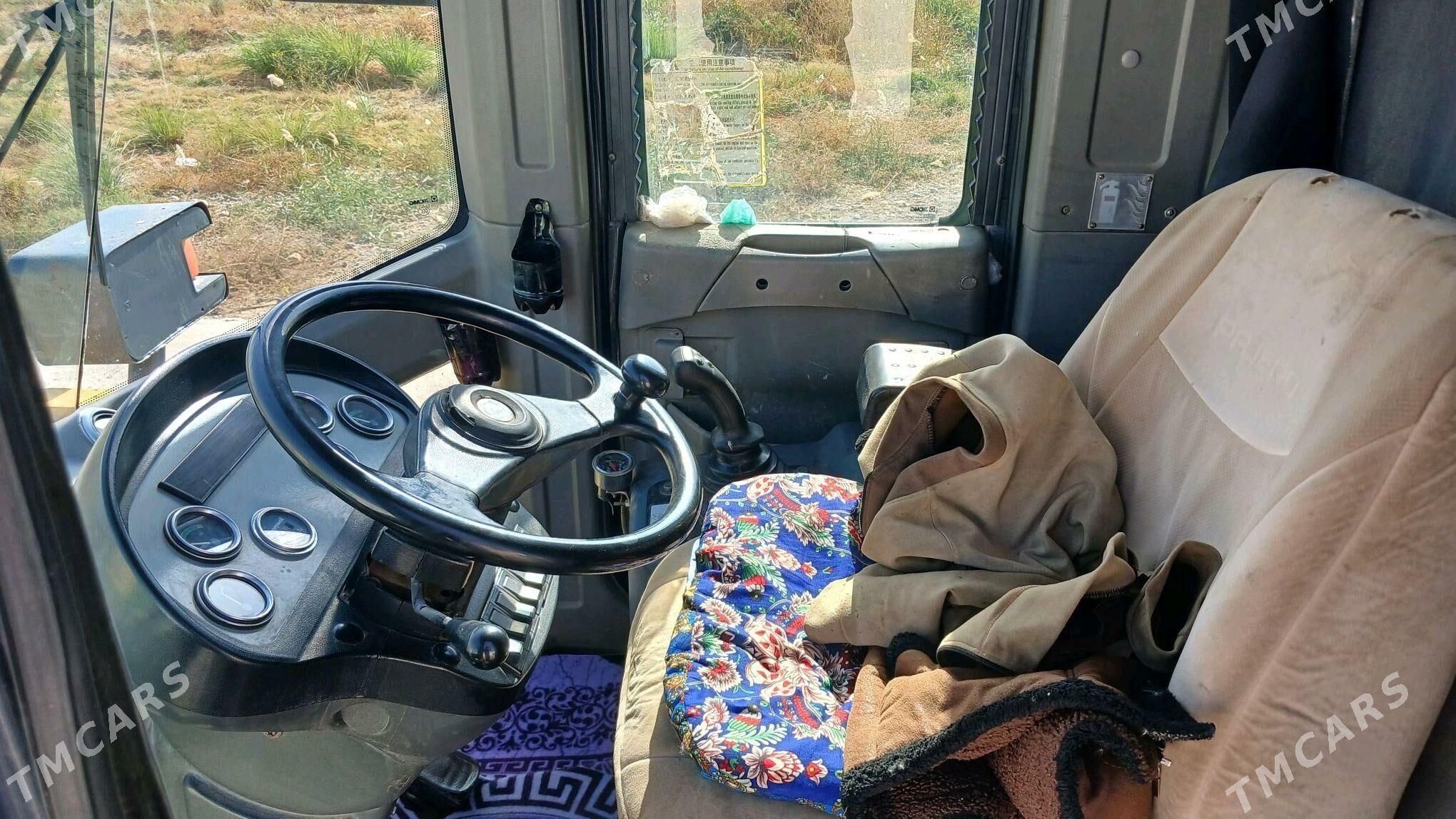 XCMG ZL50 2013 - 630 000 TMT - Тязе заман - img 4