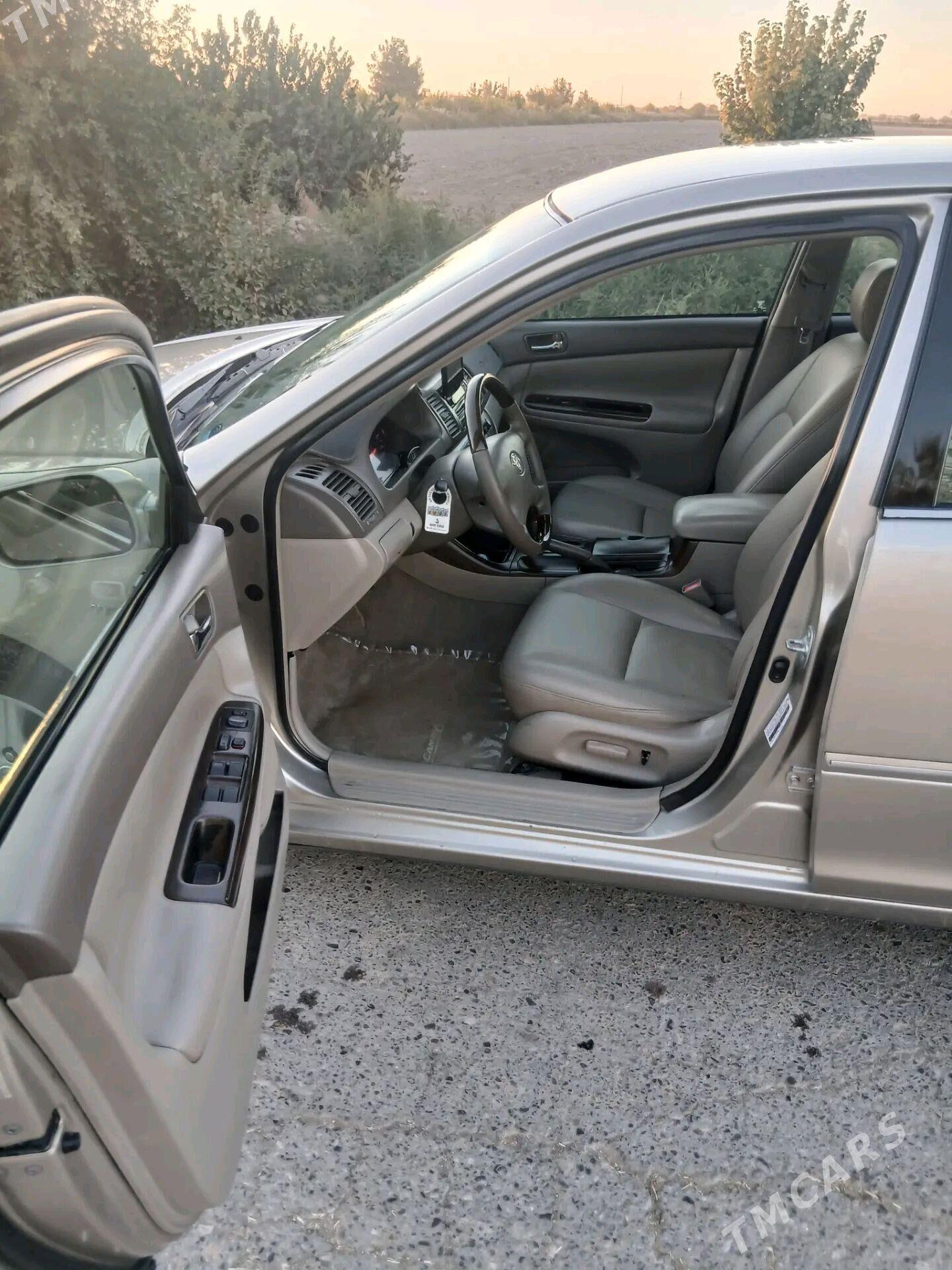 Toyota Camry 2002 - 220 000 TMT - Саят - img 8