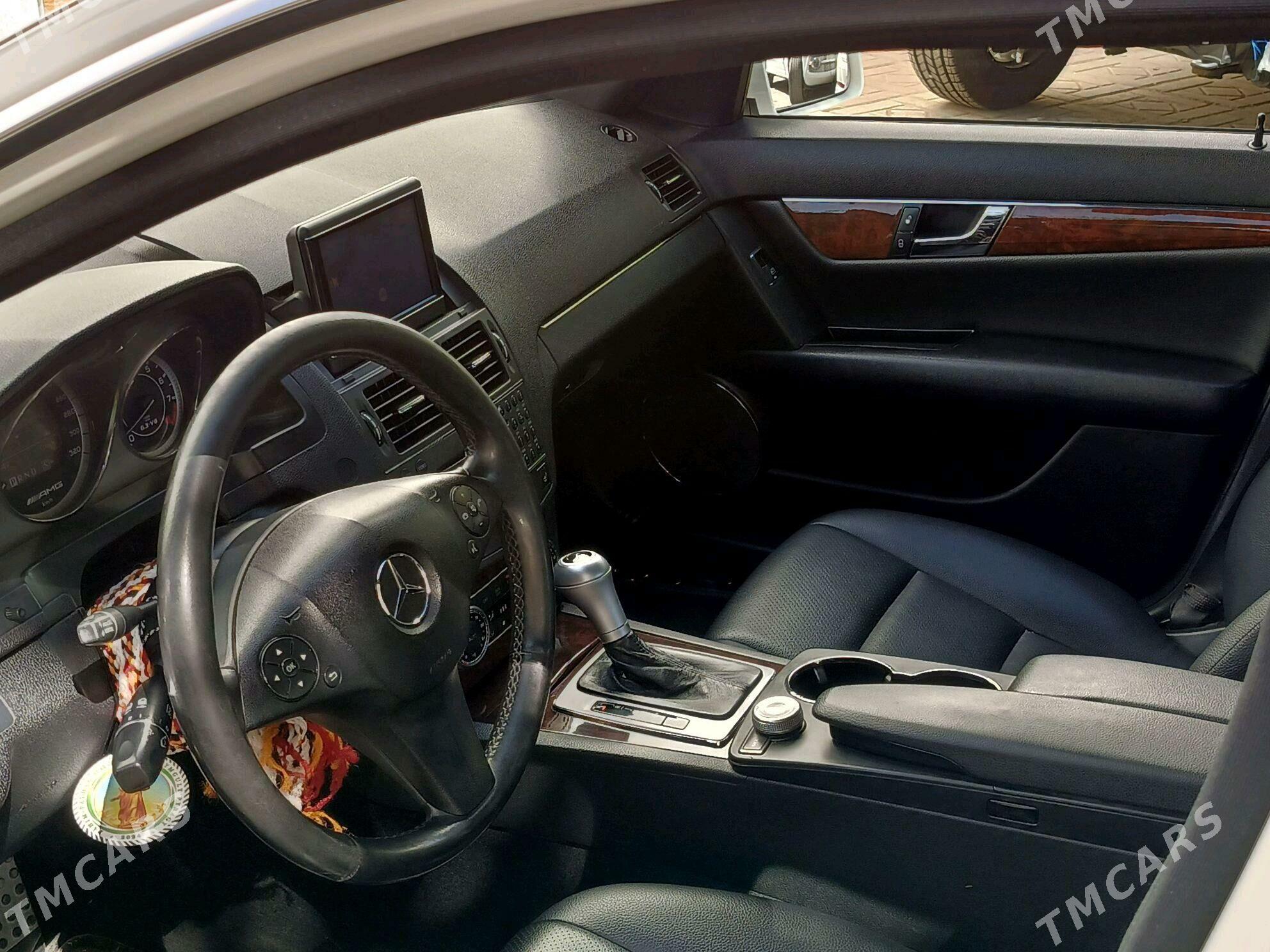 Mercedes-Benz C300 2011 - 225 000 TMT - Ашхабад - img 4