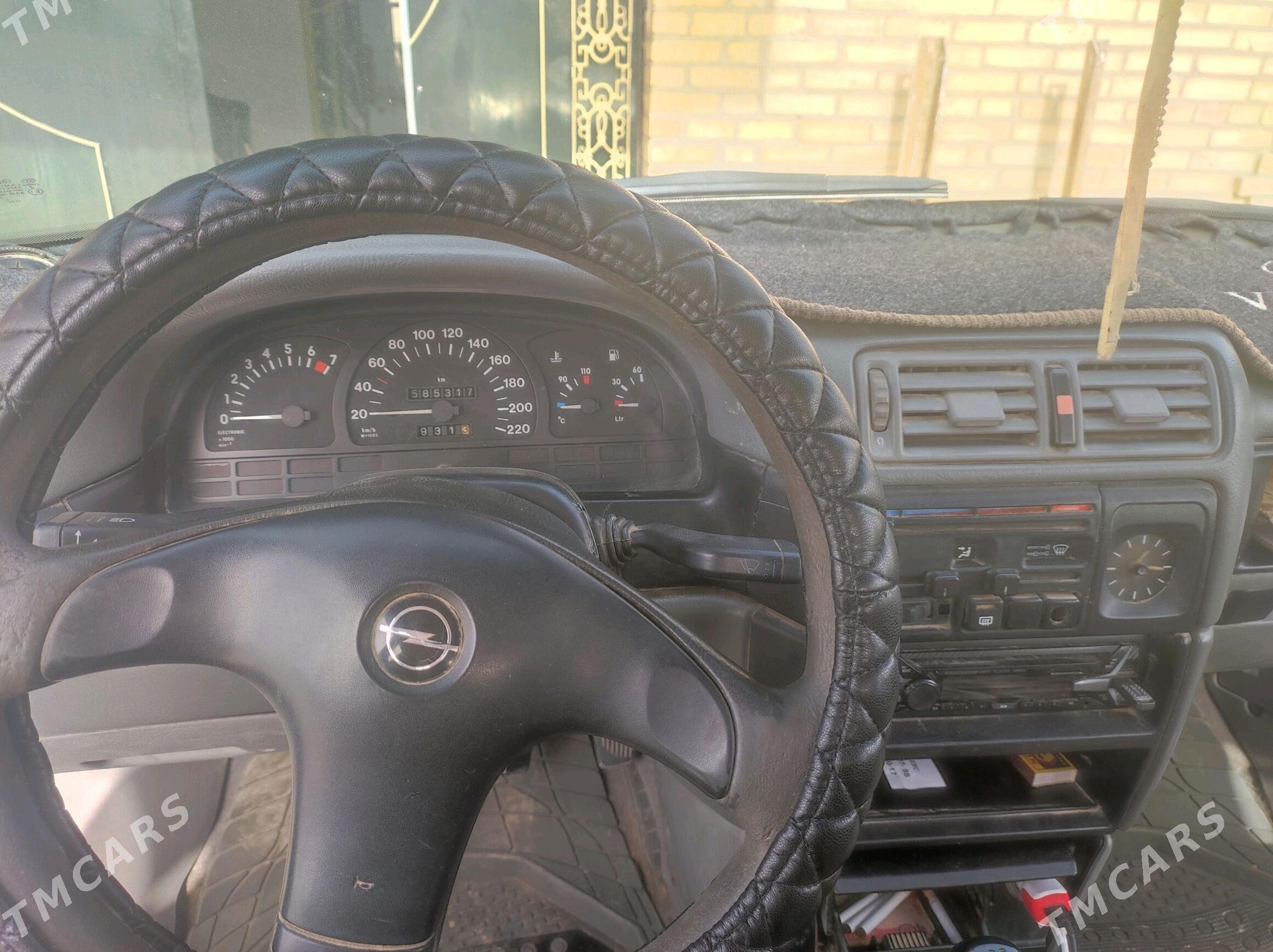 Opel Vectra 1993 - 42 000 TMT - Дянев - img 7