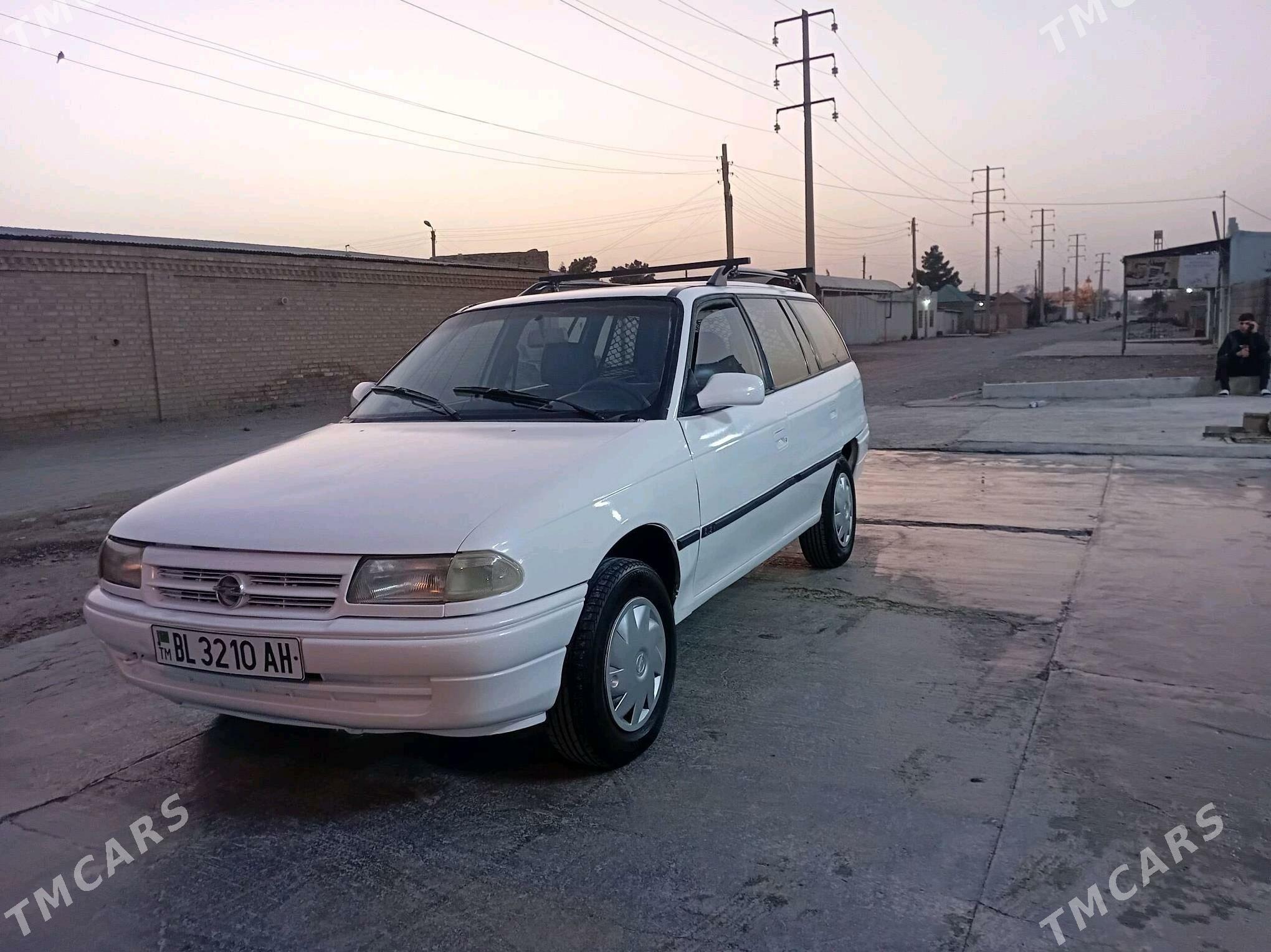 Opel Astra 1995 - 42 000 TMT - Bäherden - img 9