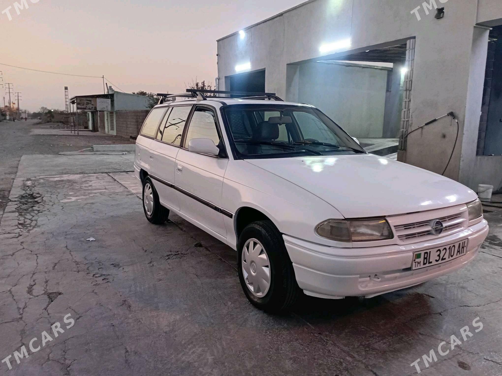 Opel Astra 1995 - 42 000 TMT - Bäherden - img 10