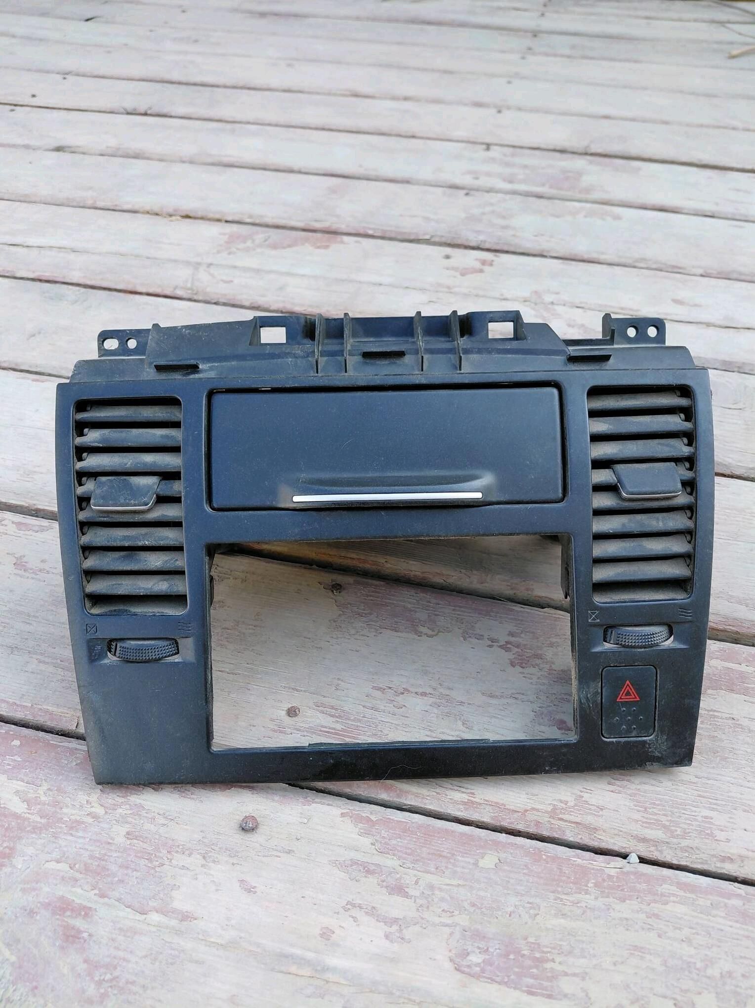 Nissan Ramka 100 TMT - Бузмеин - img 3