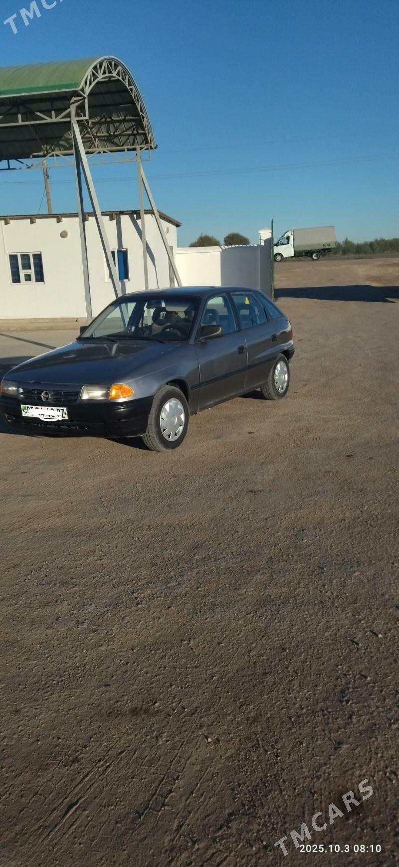 Opel Astra 1992 - 30 000 TMT - Гурбансолтан Едже - img 3