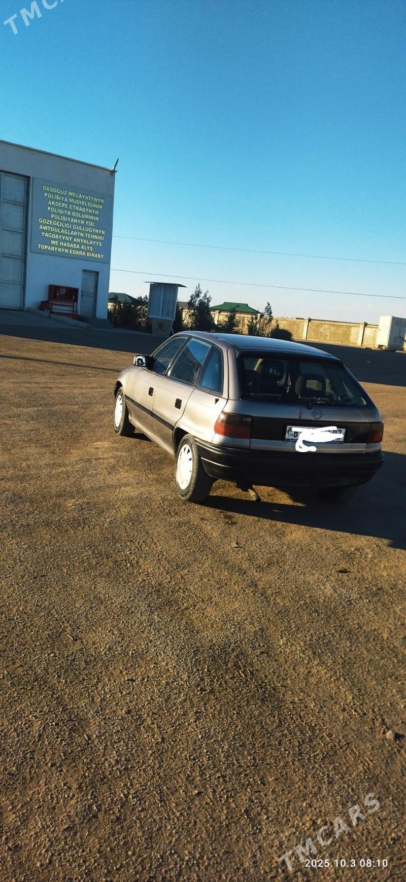 Opel Astra 1992 - 30 000 TMT - Гурбансолтан Едже - img 1