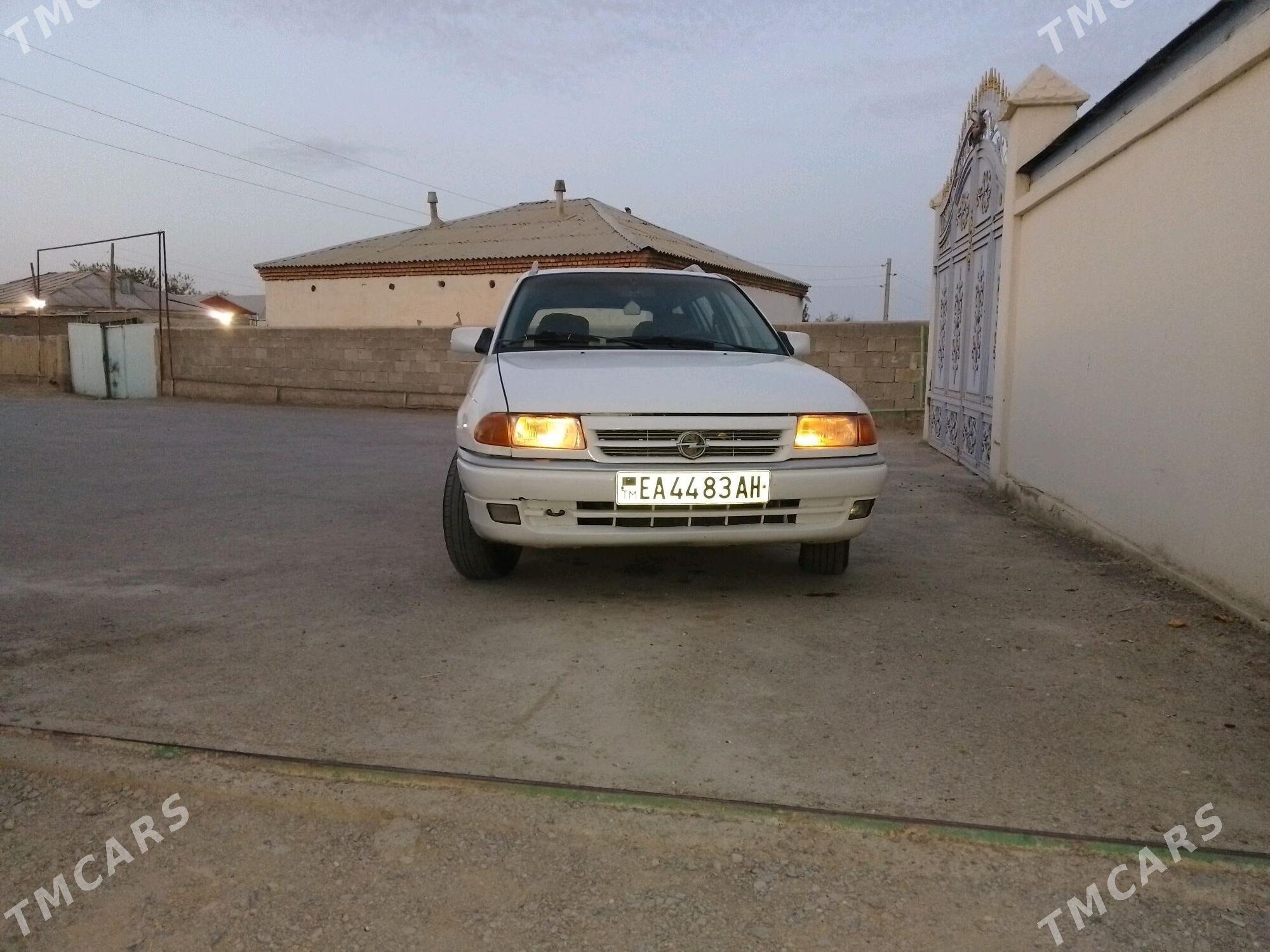Opel Astra 1993 - 36 000 TMT - Bäherden - img 2