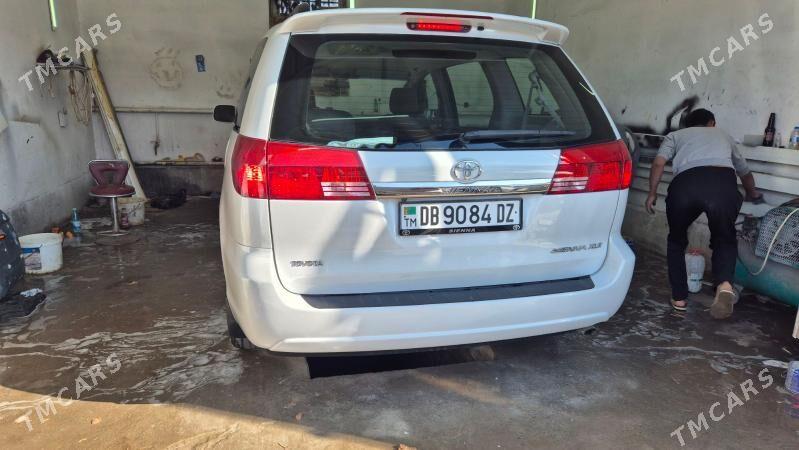 Toyota Sienna 2005 - 300 000 TMT - Köneürgenç - img 5