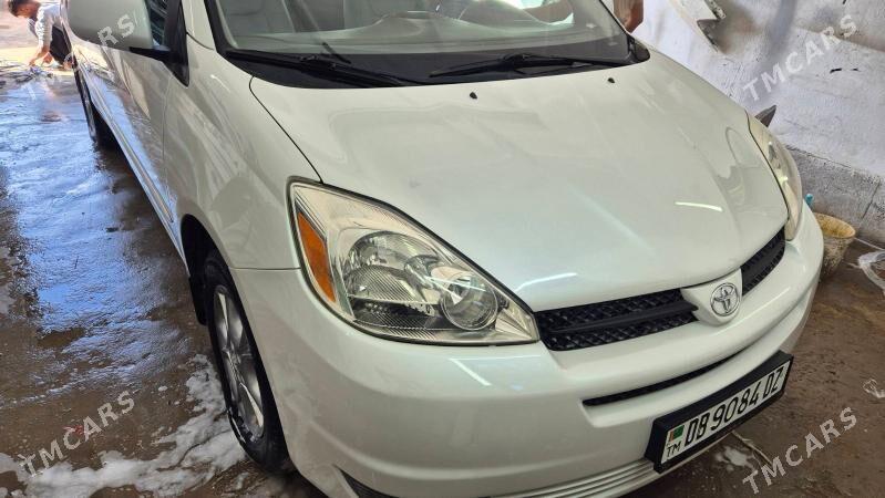 Toyota Sienna 2005 - 300 000 TMT - Köneürgenç - img 1