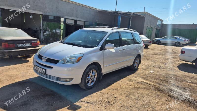 Toyota Sienna 2005 - 300 000 TMT - Köneürgenç - img 2