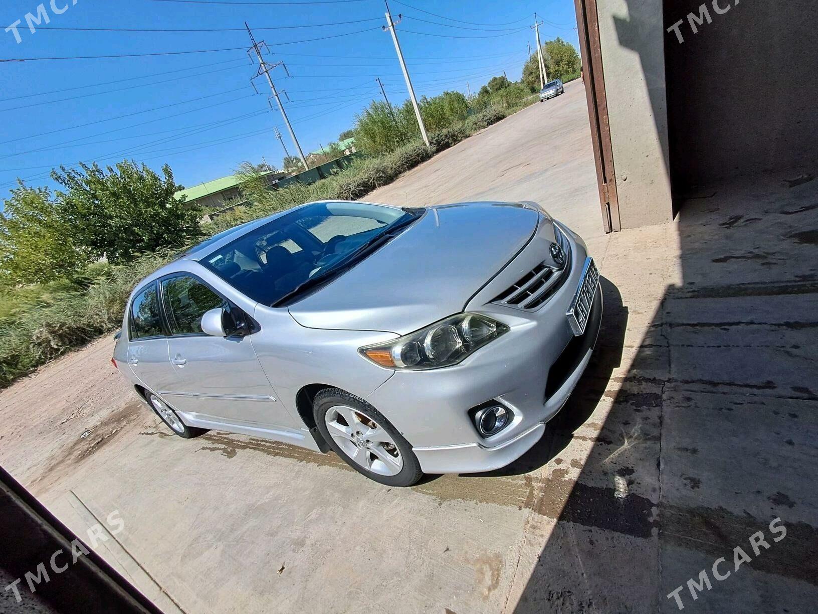 Toyota Corolla 2013 - 180 000 TMT - Дашогуз - img 7