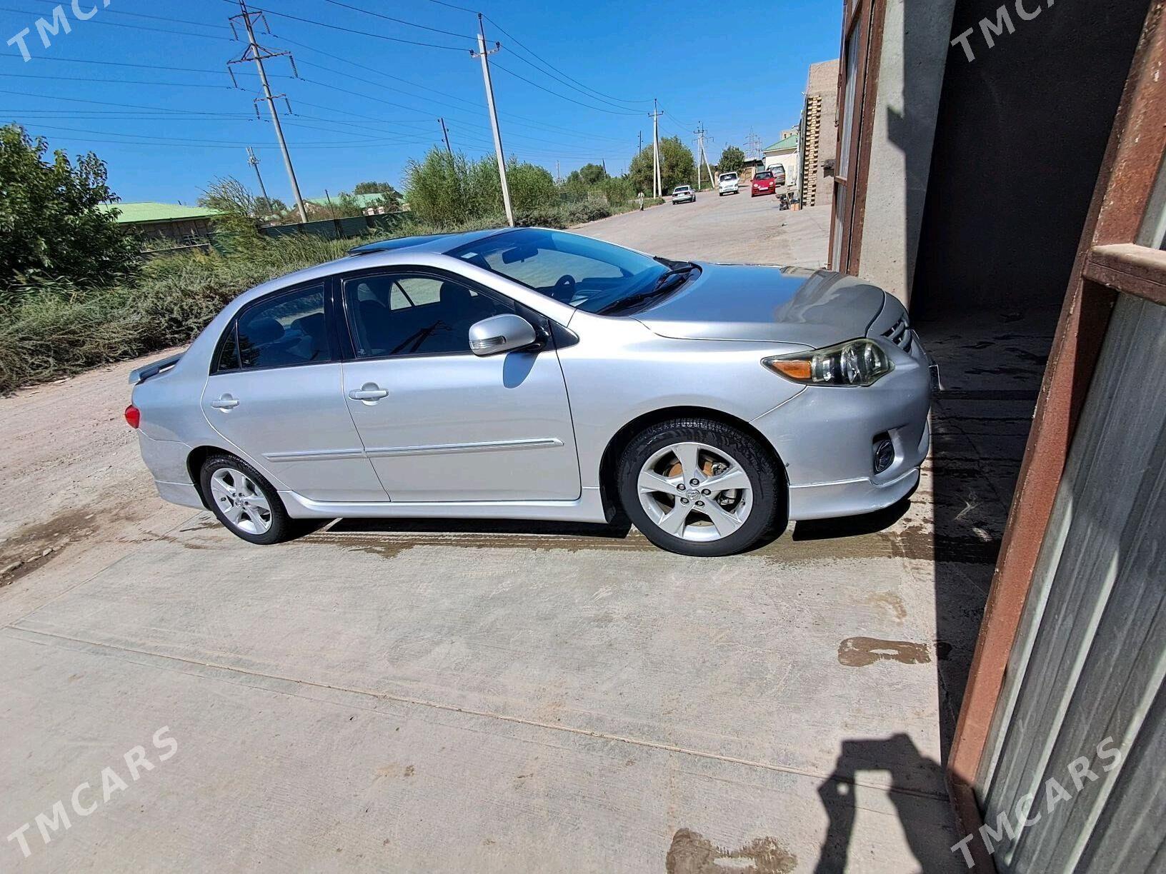 Toyota Corolla 2013 - 180 000 TMT - Дашогуз - img 9