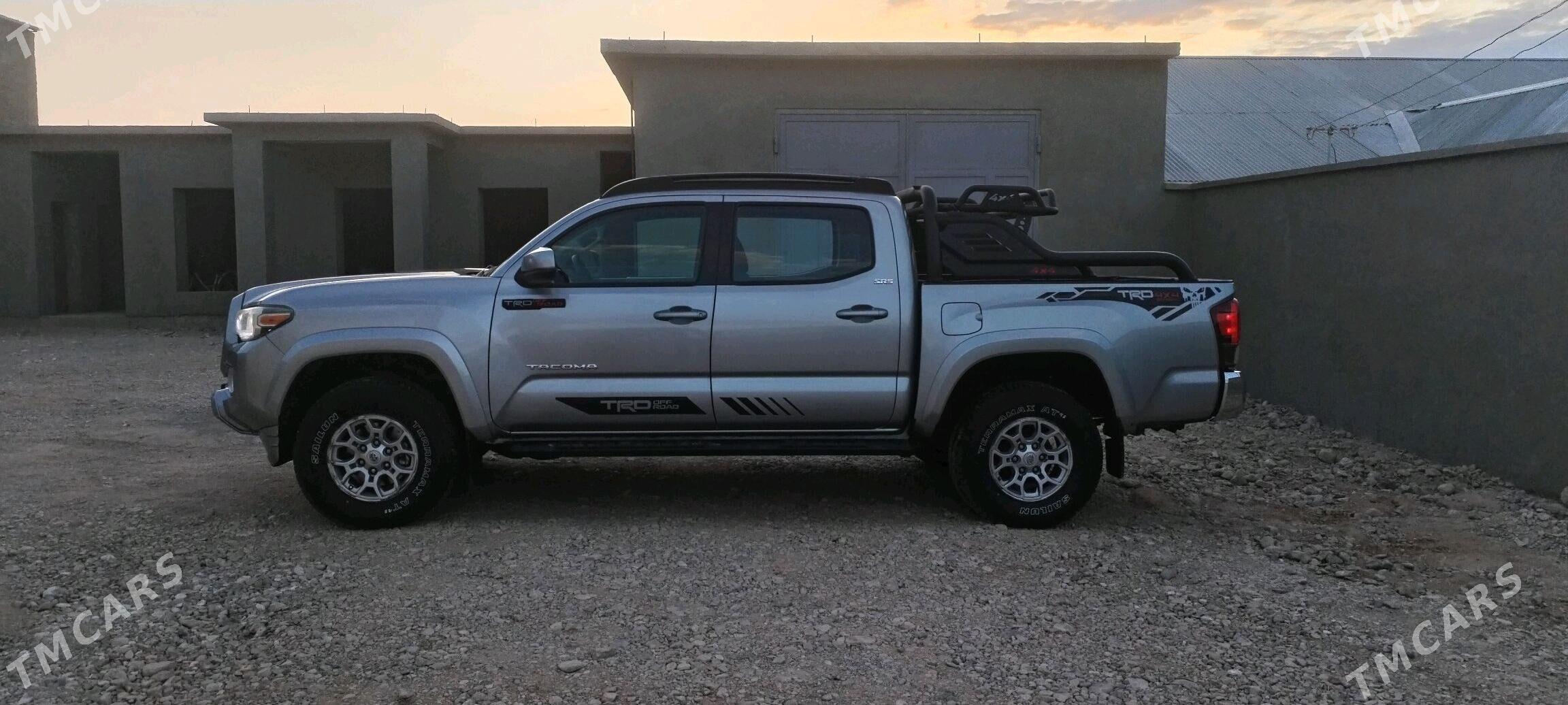 Toyota Tacoma 2018 - 370 000 TMT - Balkanabat - img 2