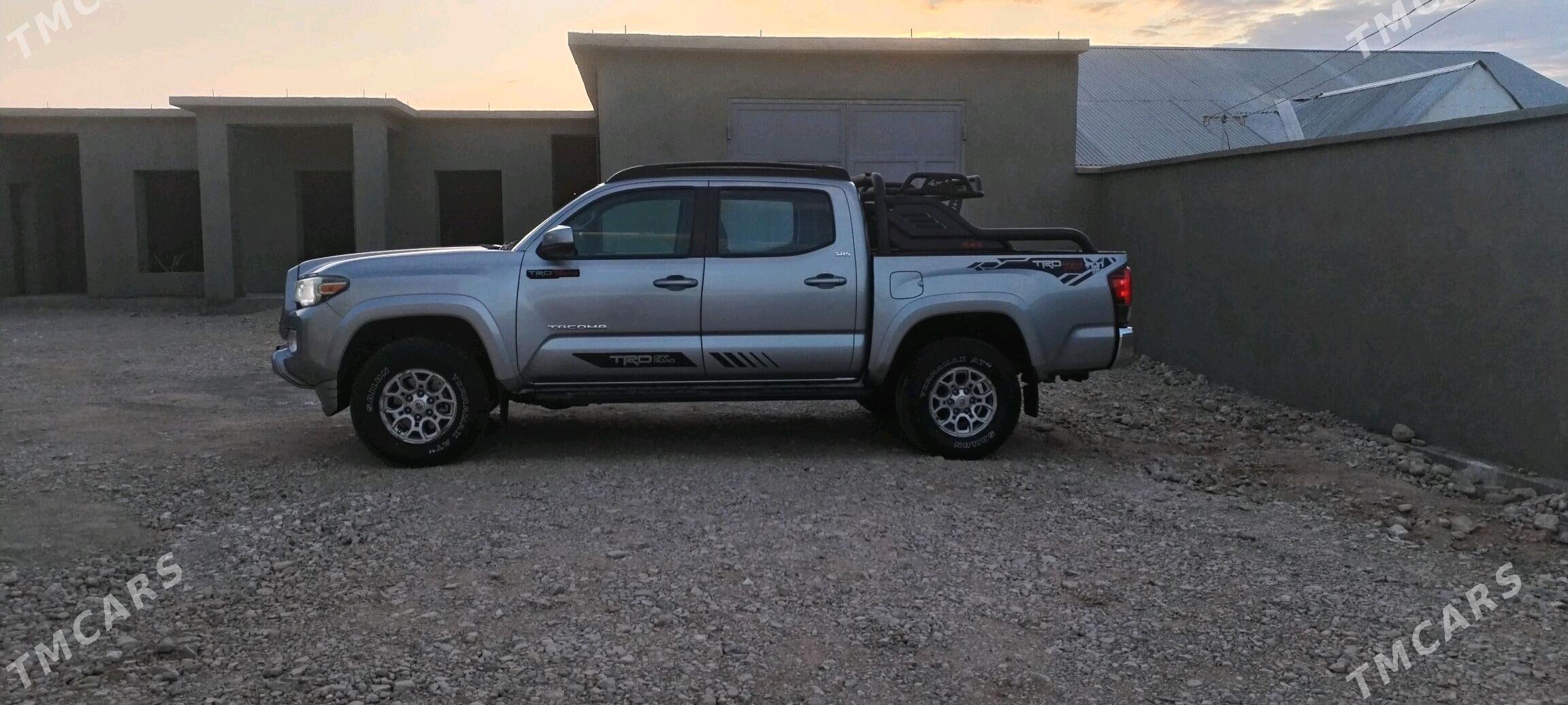 Toyota Tacoma 2018 - 370 000 TMT - Balkanabat - img 6