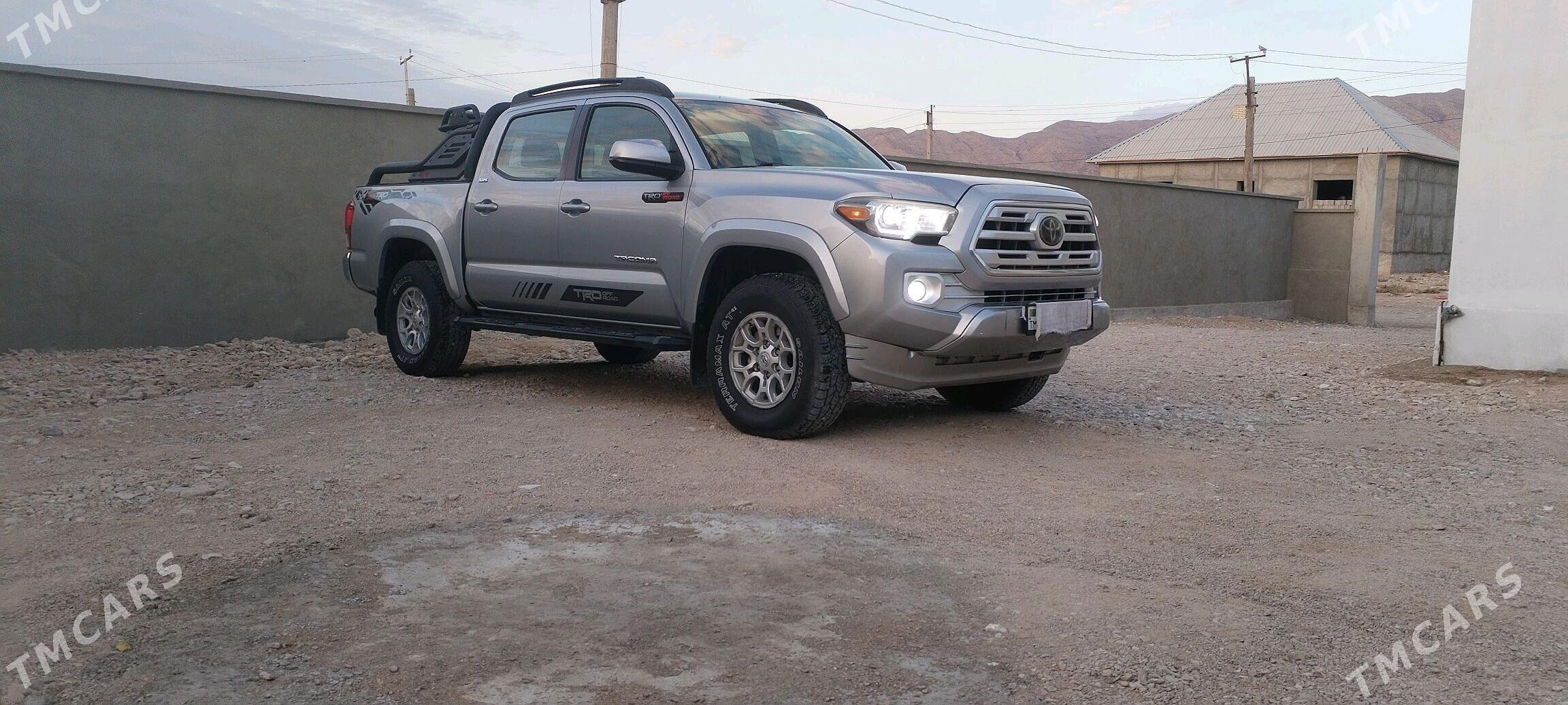 Toyota Tacoma 2018 - 370 000 TMT - Balkanabat - img 1