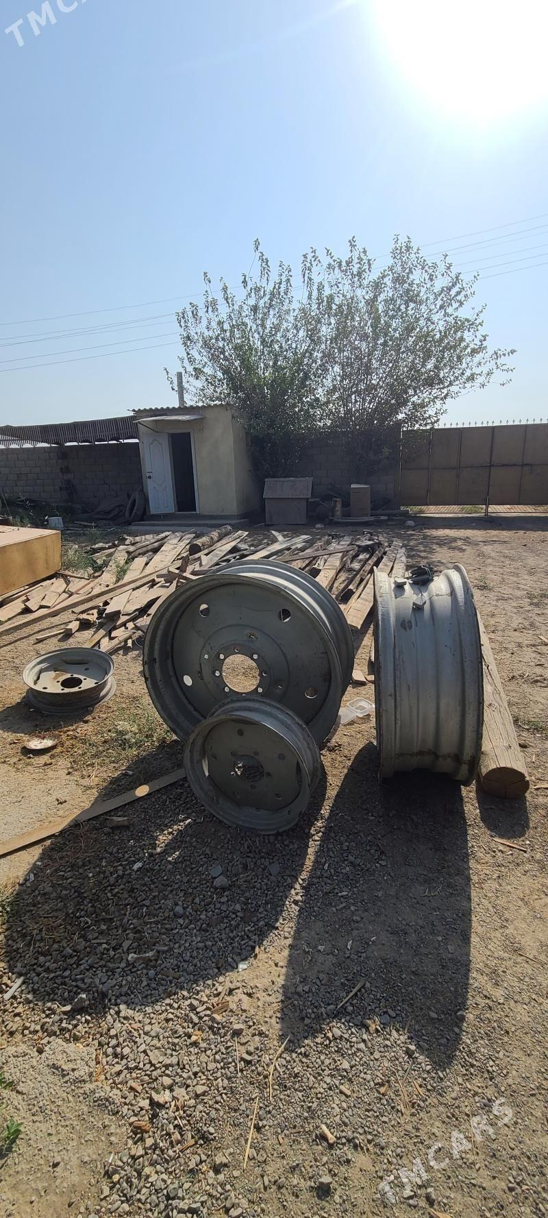 Belarus 550 1999 - 50 000 TMT - Tejen - img 2