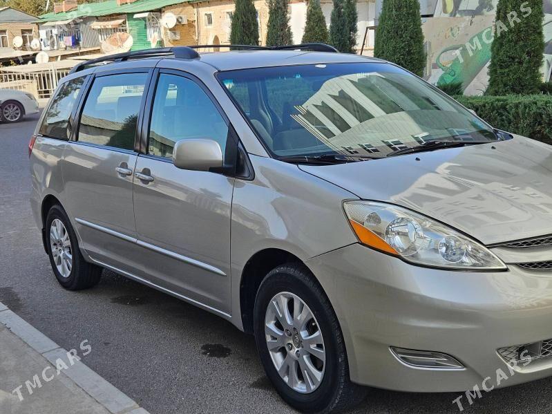 Toyota Sienna 2004 - 245 000 TMT - Мары - img 3