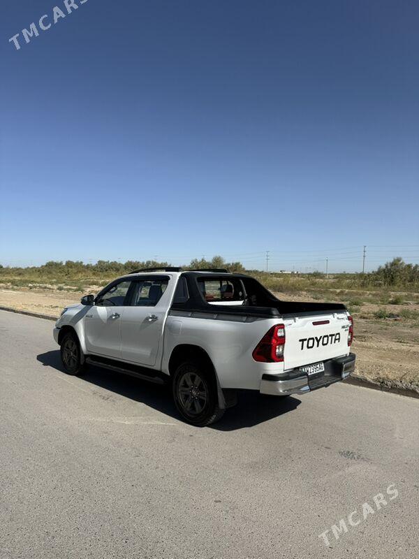 Toyota Hilux 2024 - 600 000 TMT - Ашхабад - img 2