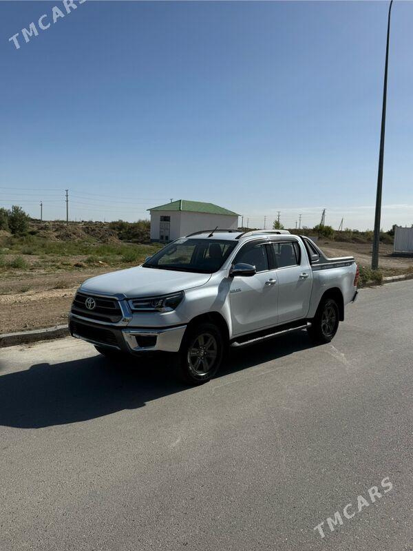 Toyota Hilux 2024 - 600 000 TMT - Ашхабад - img 1