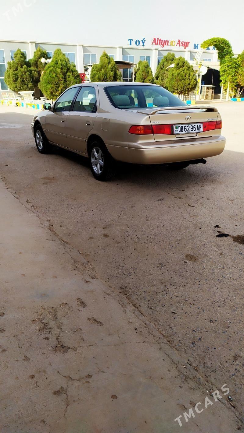 Toyota Camry 2000 - 145 000 TMT - Теджен - img 2