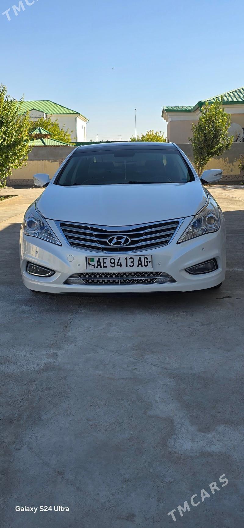 Hyundai Grandeur 2012 - 210 000 TMT - Тязе заман - img 9