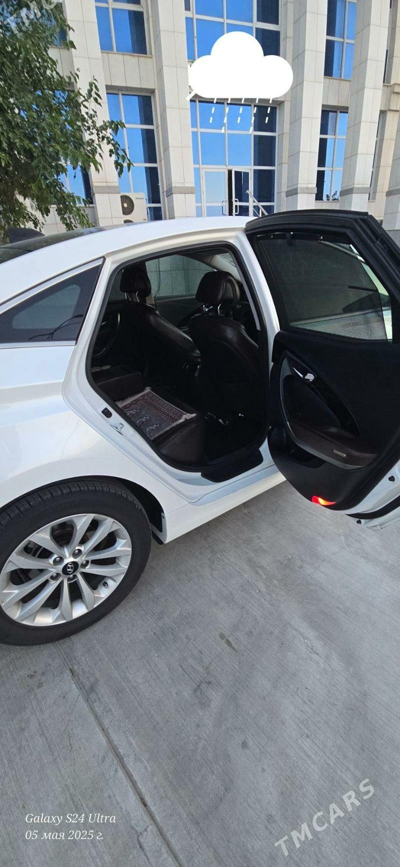 Hyundai Grandeur 2012 - 210 000 TMT - Тязе заман - img 6