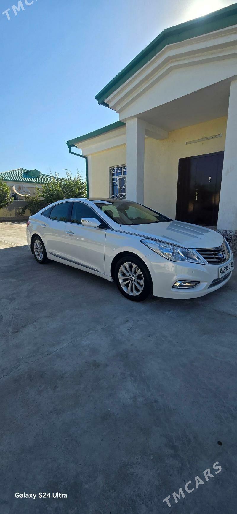 Hyundai Grandeur 2012 - 210 000 TMT - Тязе заман - img 8