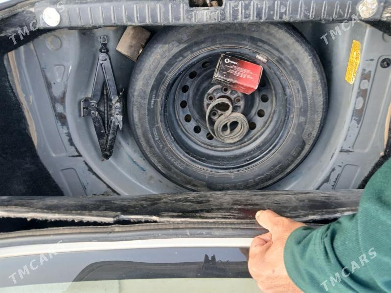 Toyota Corolla 2003 - 120 000 TMT - 1 мкр - img 3