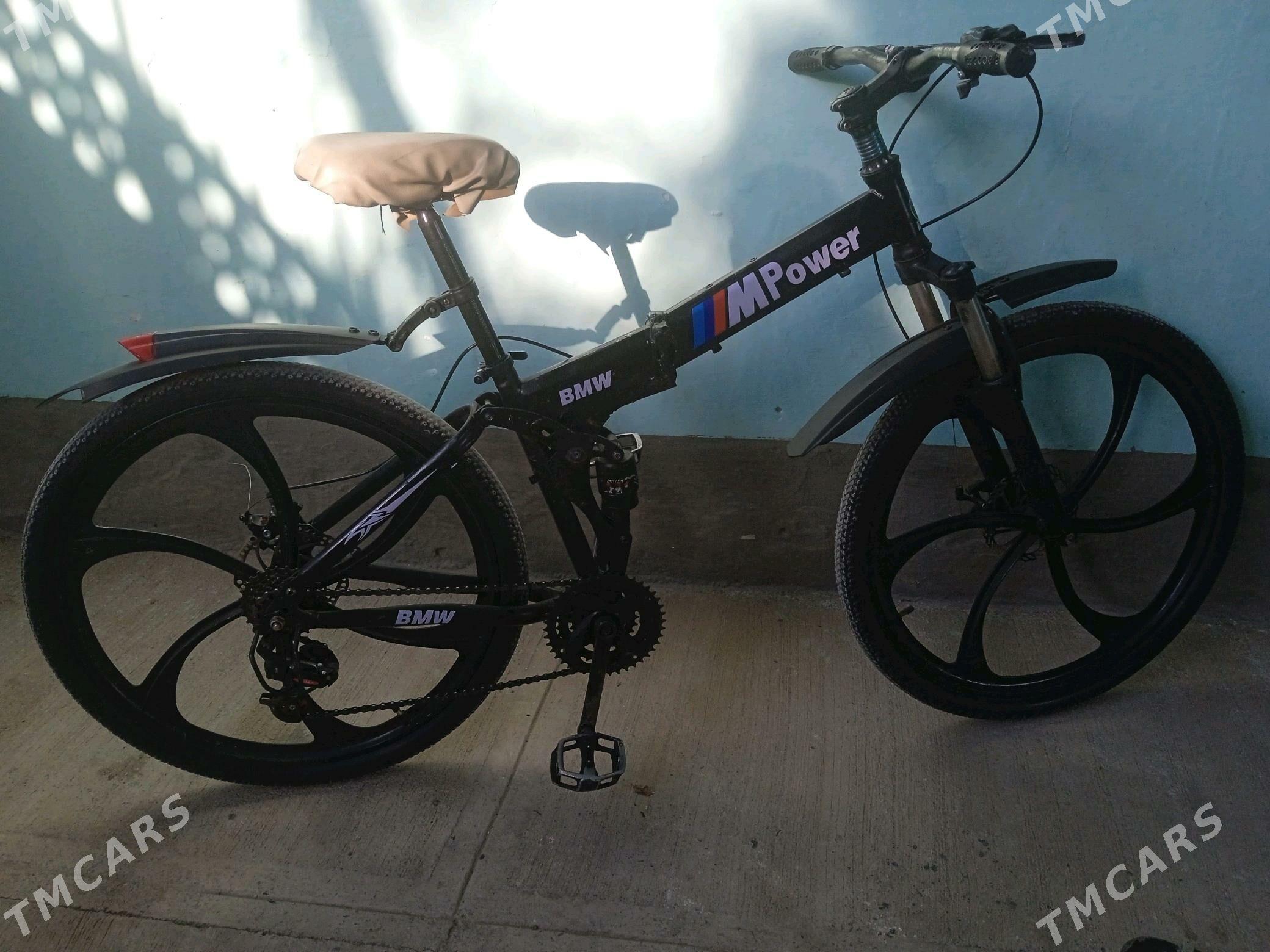 tigir bmw - Бахарден - img 1